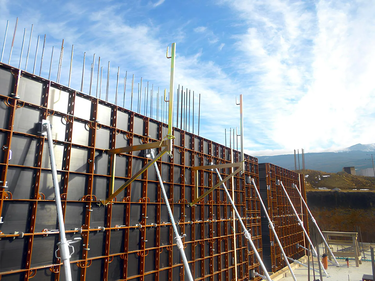 Installation of the formwork